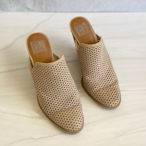 DOLCE VITA Perforated Kenli Pointed Toe Mules - Picture 2 of 13